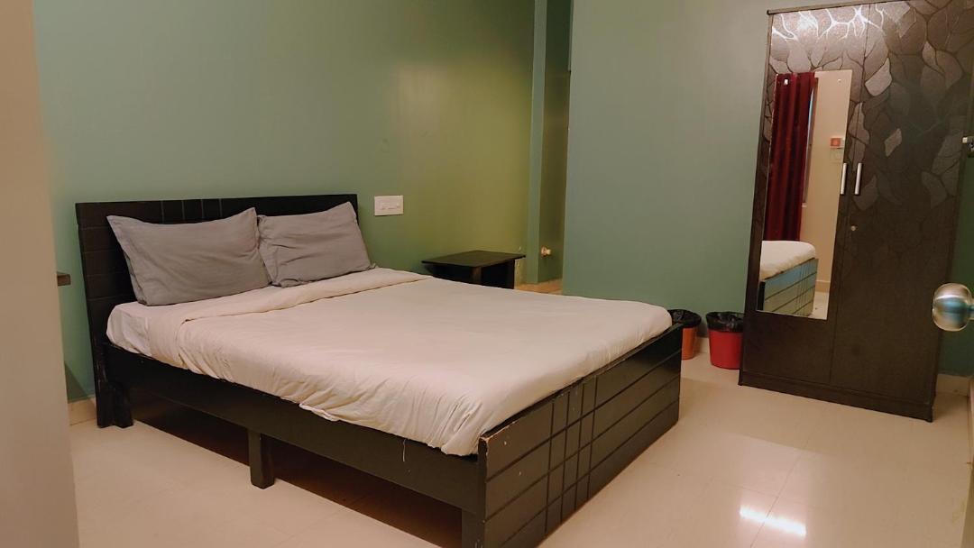 Metro Suites Bangalore Esterno foto