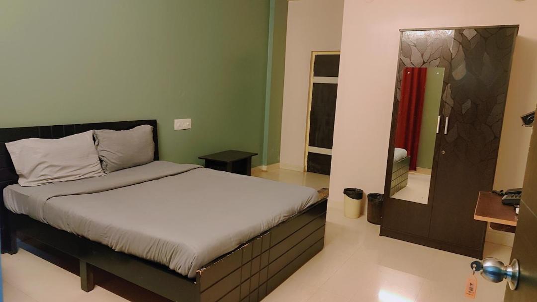 Metro Suites Bangalore Esterno foto
