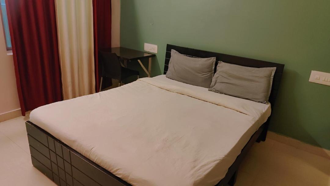 Metro Suites Bangalore Esterno foto